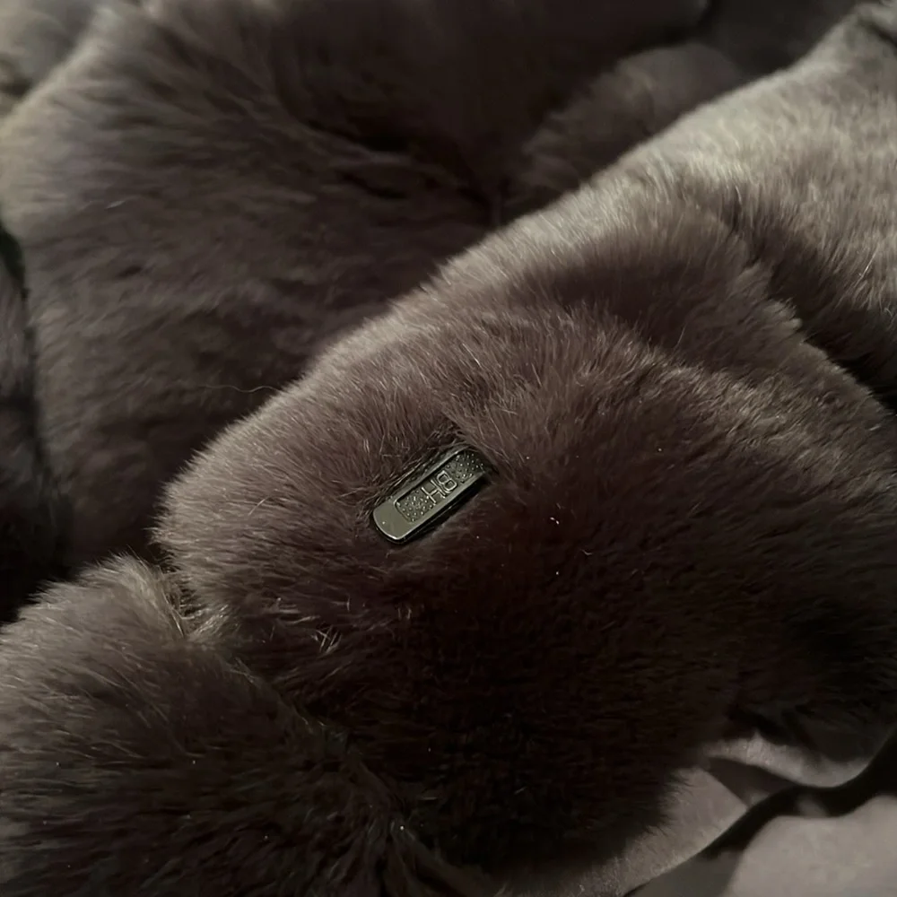 Suprema | NEW Fur Coat Size 40 ♥️Price Firm♥️ - Picture 9 of 10